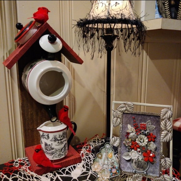 Rustic Teapot Bird Feeder Handmade Lady Luck - Picture 13 of 16